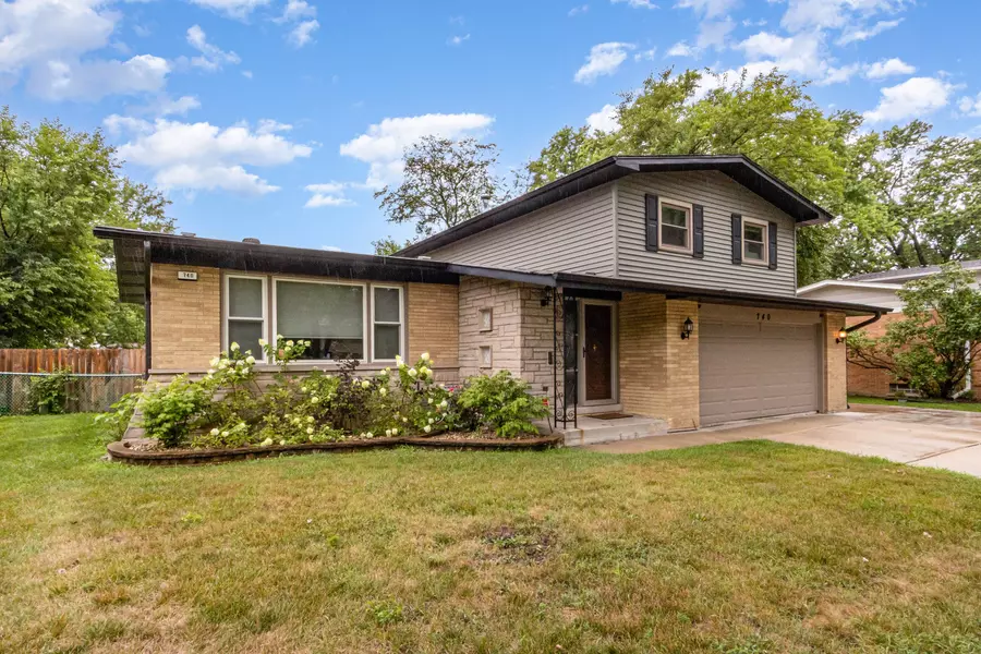 740 W Fitzhenry CT, Glenwood, IL 60425