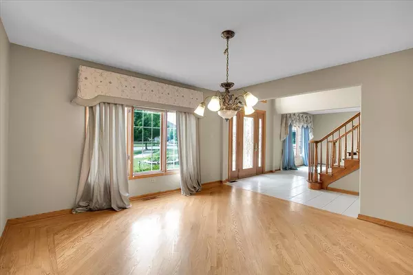 Tinley Park, IL 60487,9200 Greenwood DR