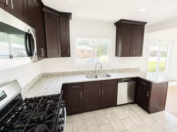 Mundelein, IL 60060,837 Wilcox AVE