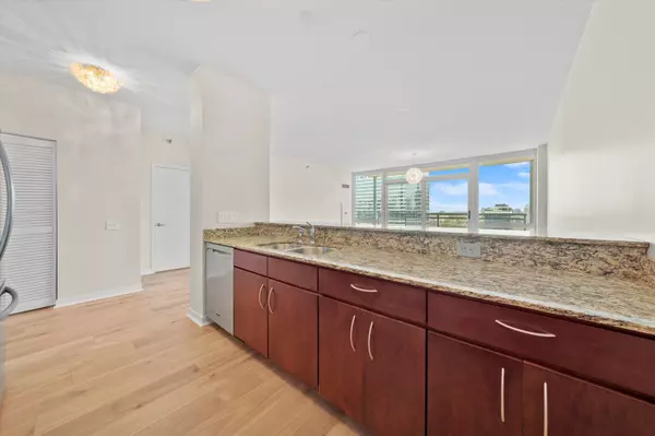 Chicago, IL 60654,757 N Orleans ST #1803