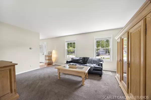 Aurora, IL 60502,205 Meadowview LN