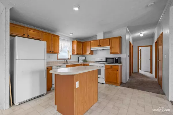 Sandwich, IL 60548,879 Meadowlark CIR #B