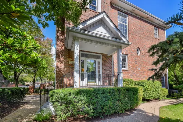 Geneva, IL 60134,221 Campbell CT