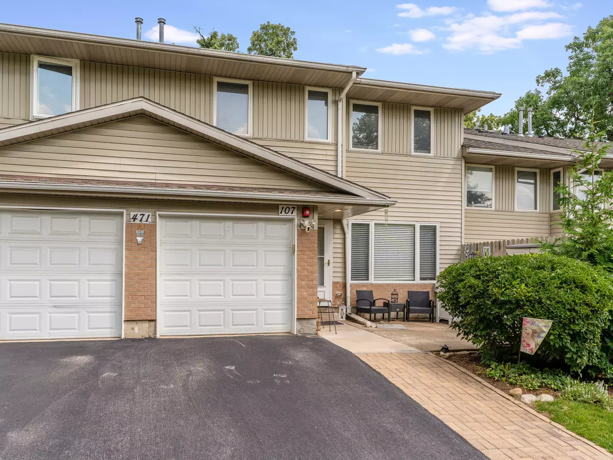 Naperville, IL 60540,471 RIVER BEND RD #107