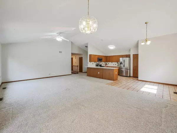 Lake In The Hills, IL 60156,2911 Banbury LN