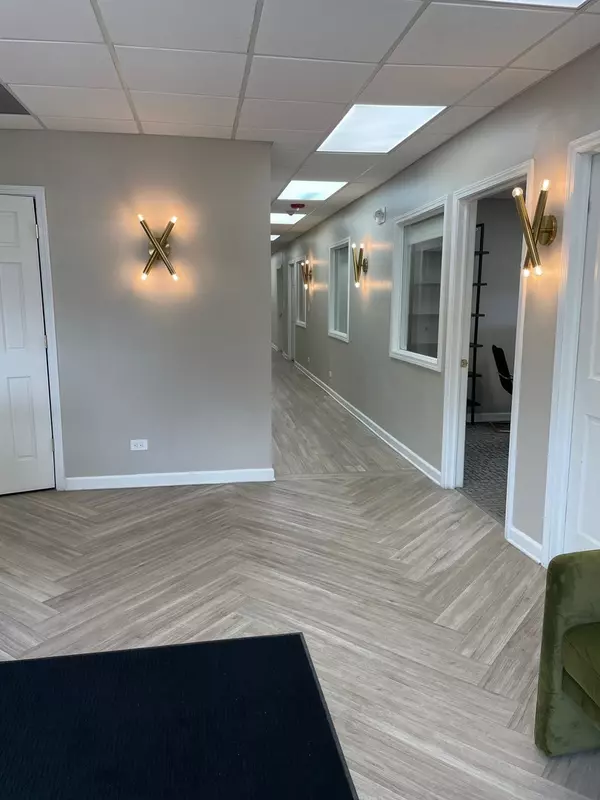 Skokie, IL 60076,3700 Oakton ST