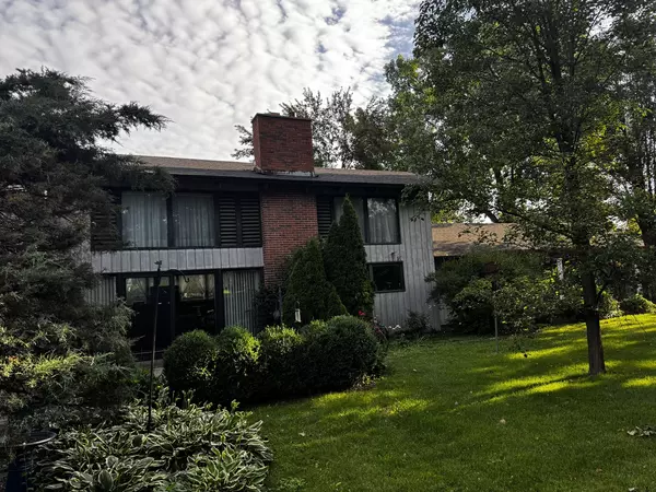 Oak Brook, IL 60523,37 Sheffield LN