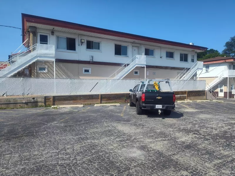 1039 Sheridan RD #3, Winthrop Harbor, IL 60096