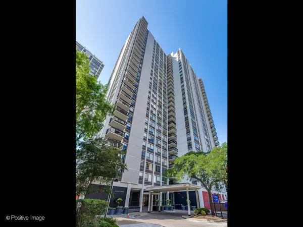 1460 N Sandburg TER #1703, Chicago, IL 60610