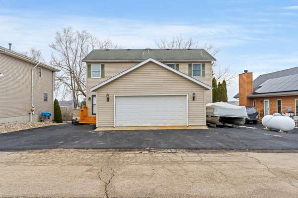 27 Hole In The Wall CT, Wilmington, IL 60481