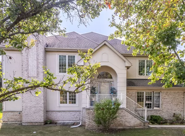 1 Beaconsfield CT, Lincolnshire, IL 60069