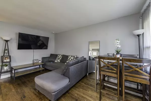 Mundelein, IL 60060,19451 W Hoag CT