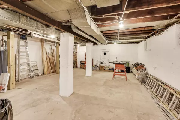 Elgin, IL 60120,262-64 Spring ST