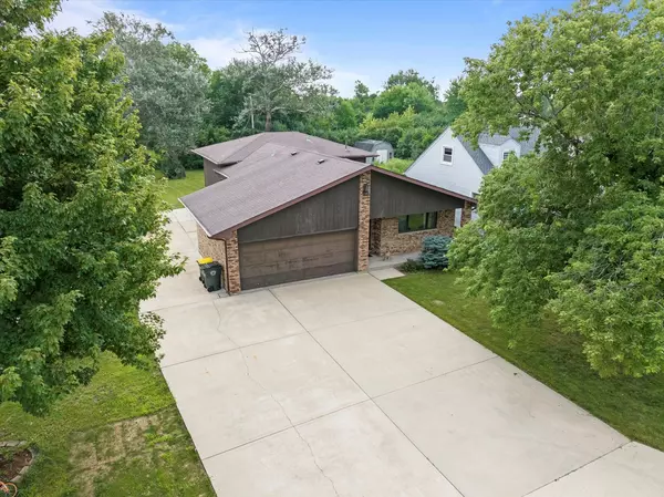 Elmhurst, IL 60126,1327 Degener AVE