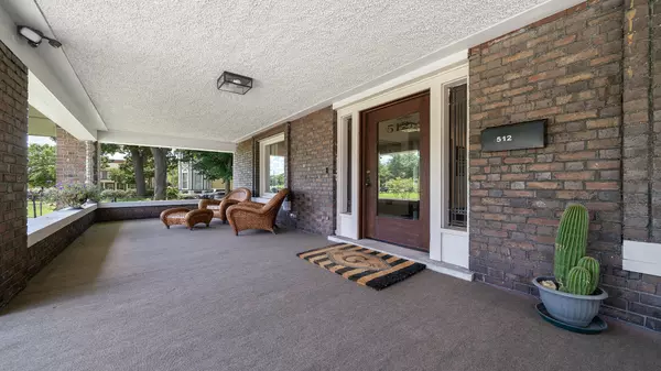 Rockford, IL 61104,512 College AVE