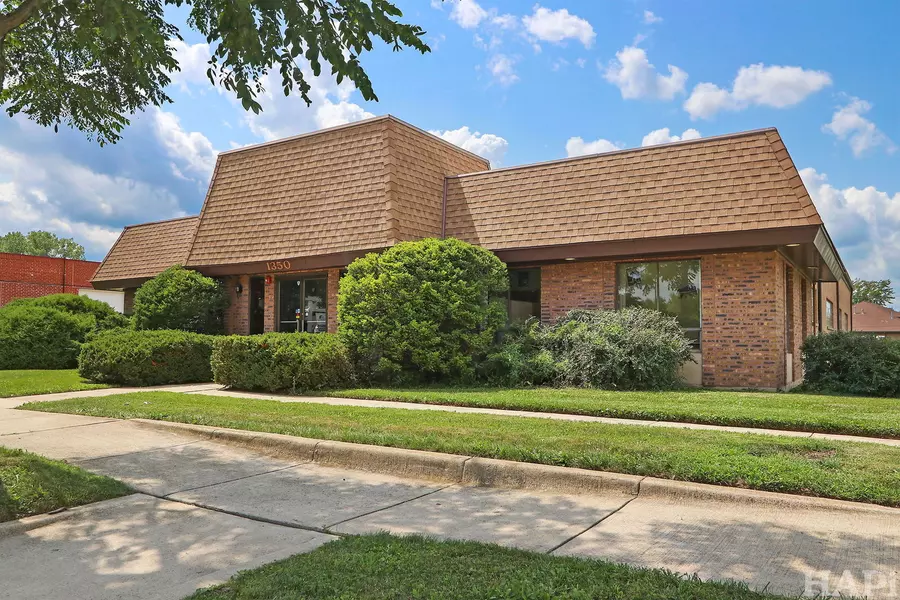 1350 Chase ST, Algonquin, IL 60102