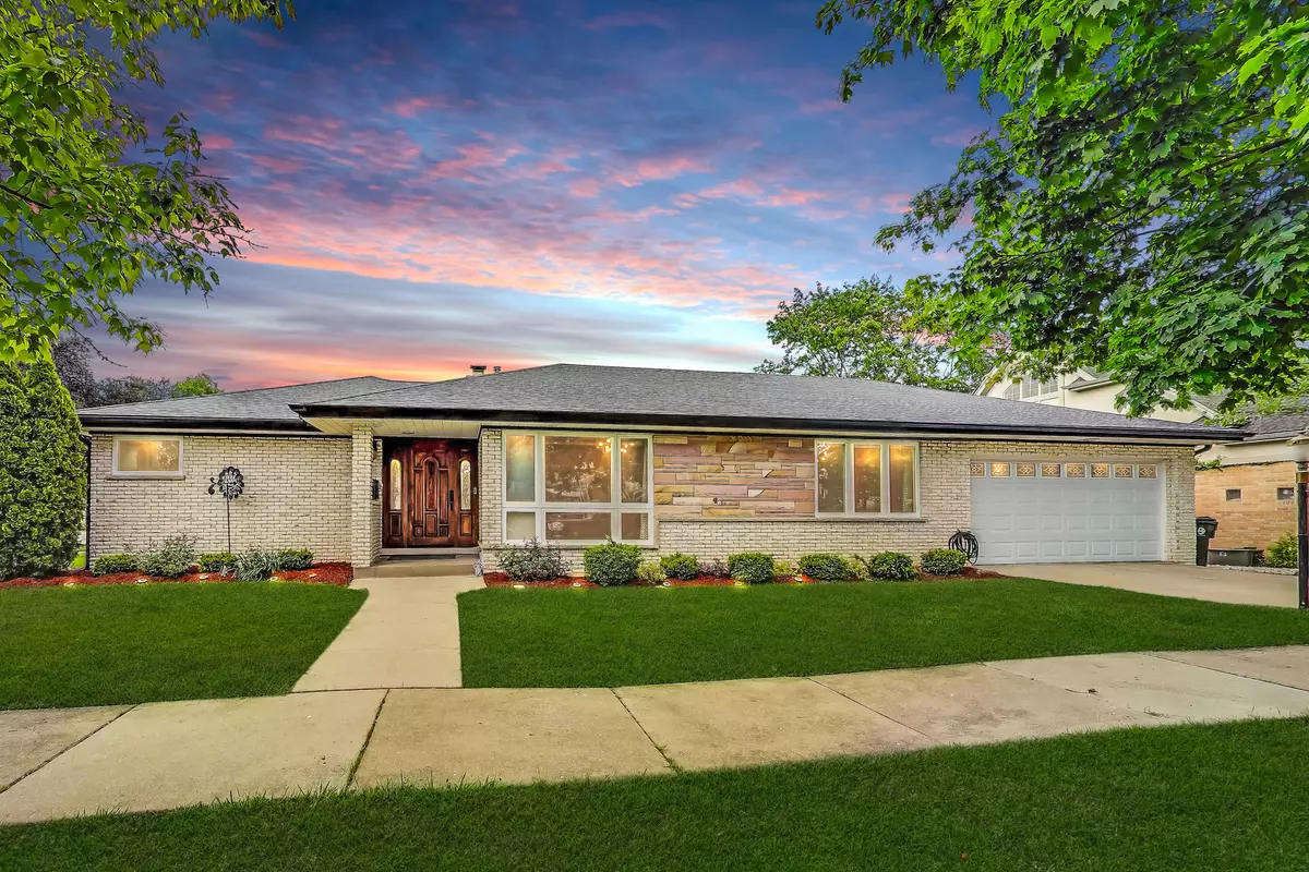 Park Ridge, IL 60068,835 TOMAWADEE LN