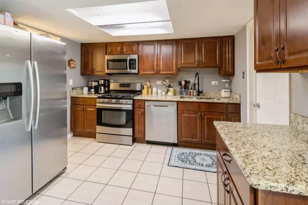 Schaumburg, IL 60194,808 Bishop CT