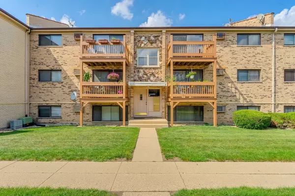 5117 N East River RD #3G, Chicago, IL 60656