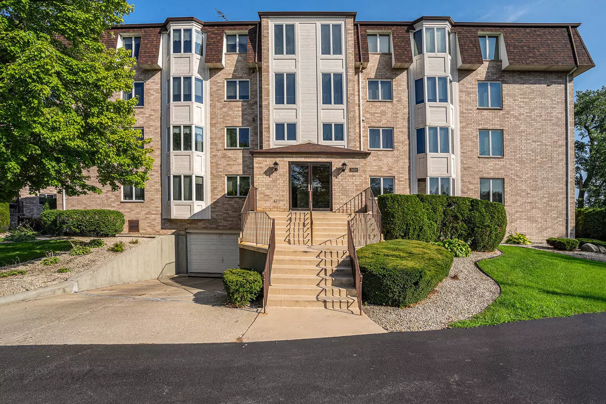 Lansing, IL 60438,3620 186th ST #203