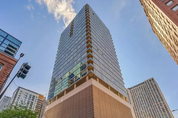 550 N Saint Clair ST #1904, Chicago, IL 60611