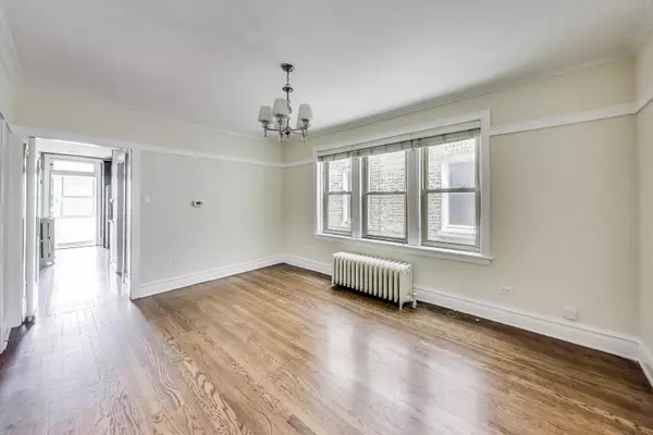 Chicago, IL 60618,3837 N Sawyer ST #1