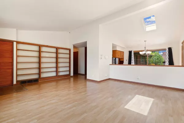 South Holland, IL 60473,506 Betty LN