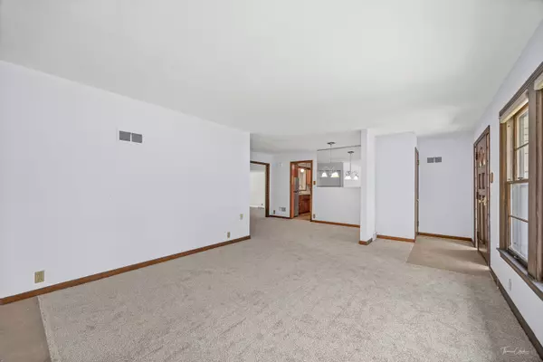 Joliet, IL 60436,909 Manor CT