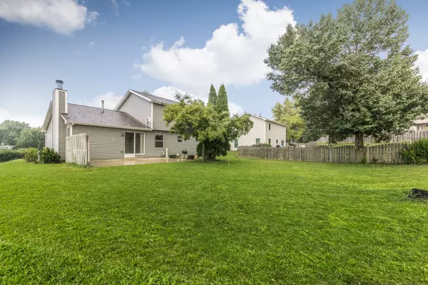 Algonquin, IL 60102,352 Country LN
