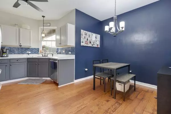 Carpentersville, IL 60110,7408 Grandview CT #7408