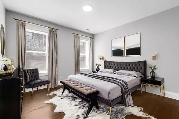 Chicago, IL 60637,5724 S King DR #2