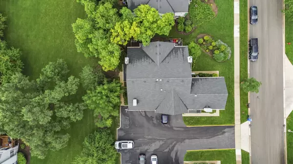 South Elgin, IL 60177,336 Windsor CT #D
