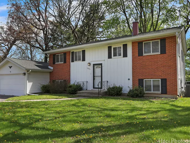 1291 Banbury RD, Mundelein, IL 60060