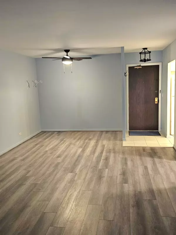 Elk Grove Village, IL 60007,720 Wellington AVE #415