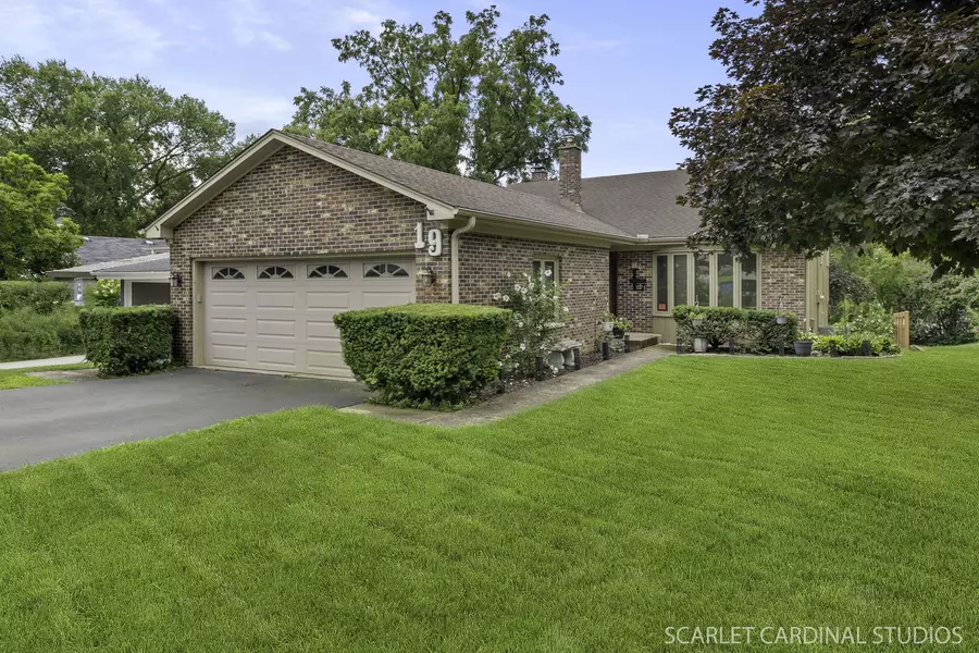 19 E Jackson ST, Villa Park, IL 60181