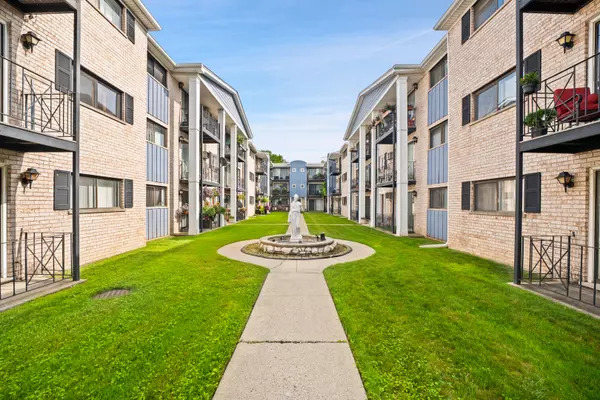 8511 W Catherine AVE #287, Chicago, IL 60656