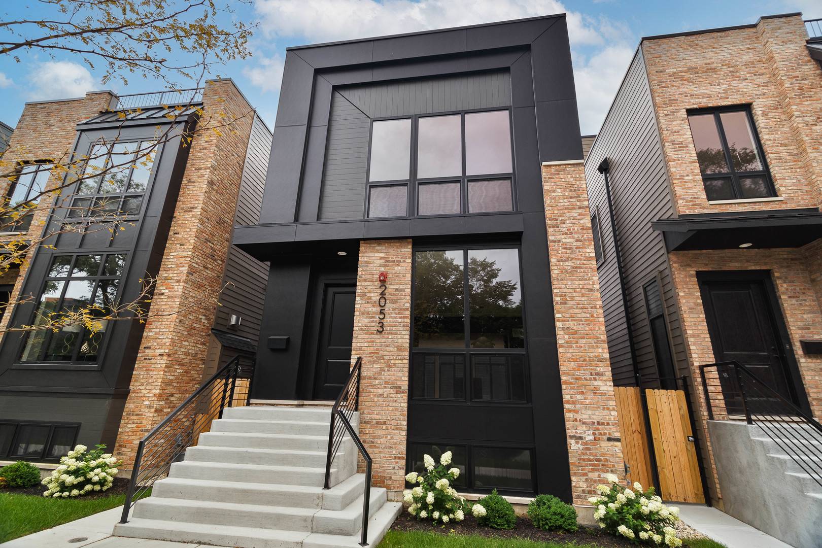 2053 W Race AVE, Chicago, IL 60612
