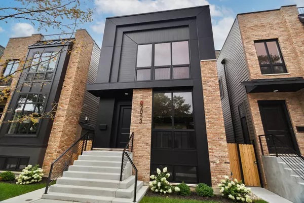 2053 W Race AVE, Chicago, IL 60612