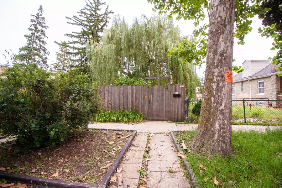 5441 N Linder AVE, Chicago, IL 60630