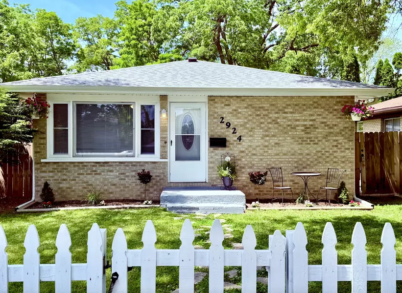 2924 Gideon AVE, Zion, IL 60099