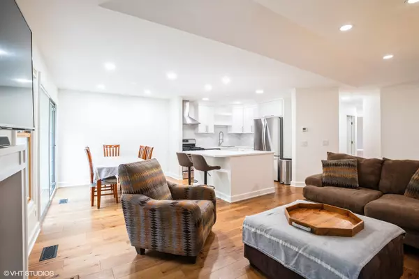 Elk Grove Village, IL 60007,1862 Fox Run DR #D4