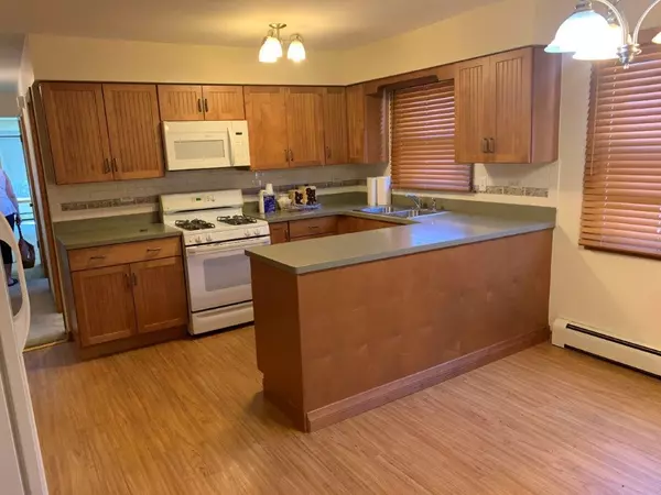 Chicago, IL 60646,6217 W Huntington ST #2