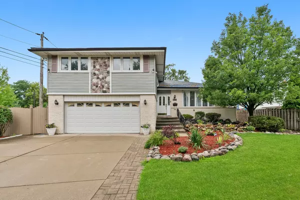10652 Laramie AVE, Oak Lawn, IL 60453