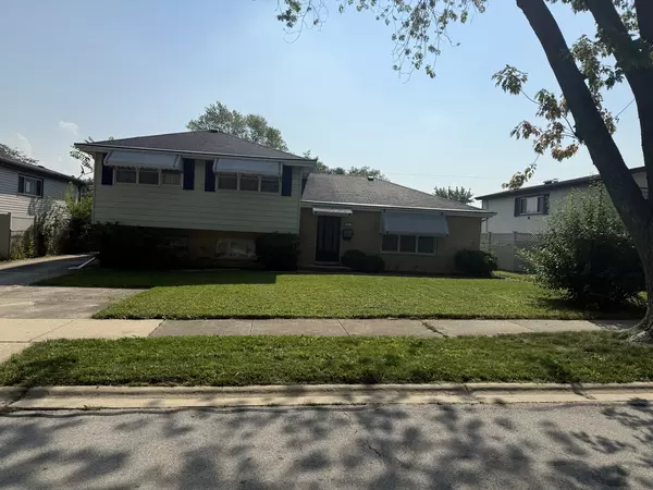 Addison, IL 60101,713 N Craig PL