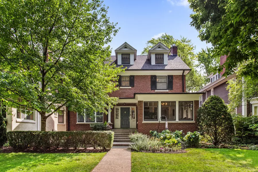 2011 Orrington AVE, Evanston, IL 60201