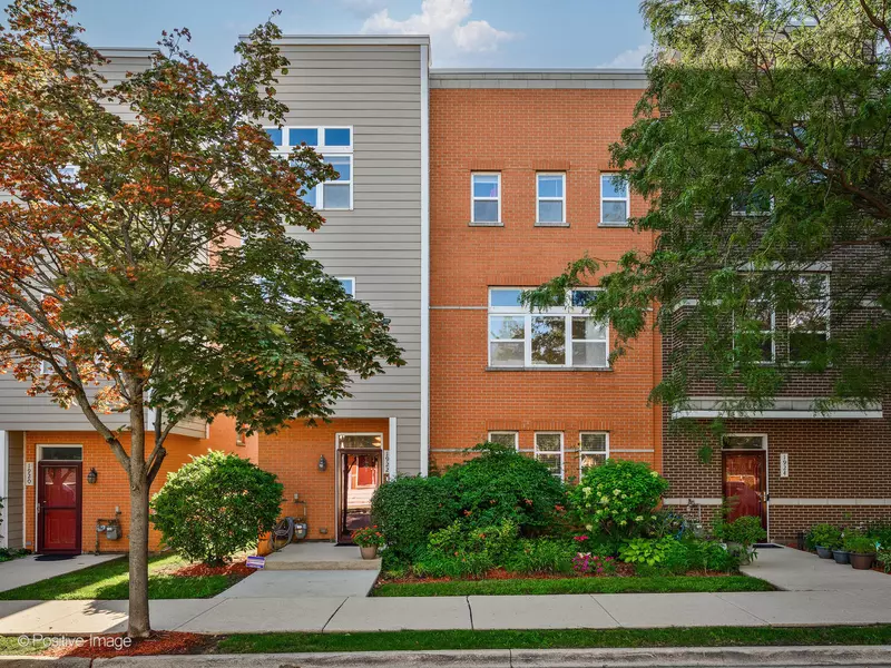 1922 N Lotus AVE, Chicago, IL 60639