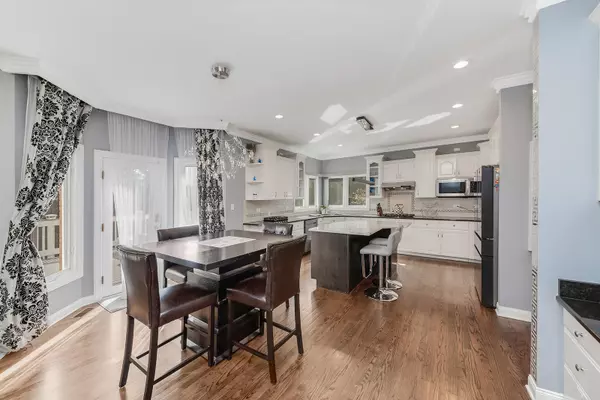 Darien, IL 60561,1315 Chapman DR