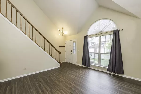 Gurnee, IL 60031,1851 Salem CT