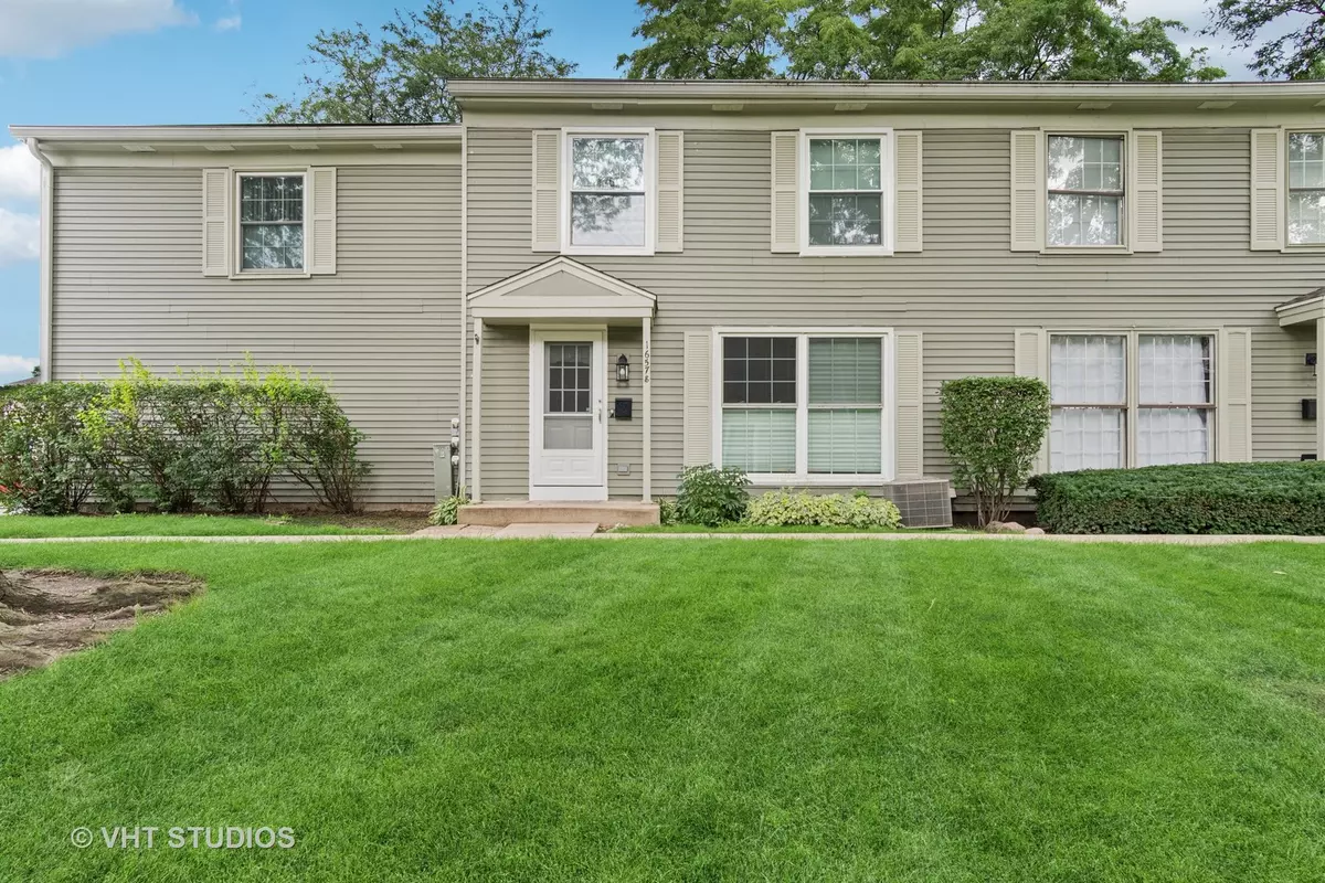 Wheaton, IL 60189,1657 Williamsburg CT #E