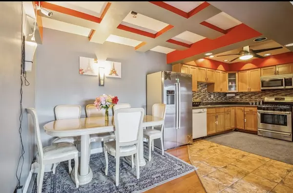 Schaumburg, IL 60193,711 TIPPERARY CT W #2D
